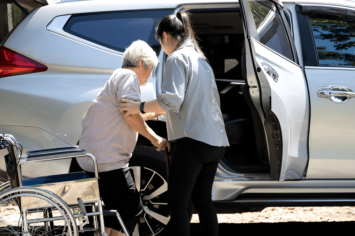 NDIS transport provider in Murrindindi assisting participant to medical appointment